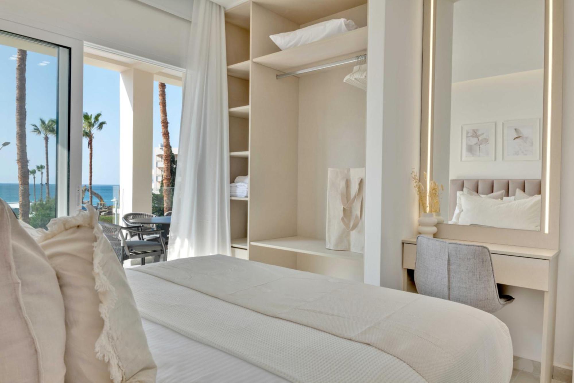 Phaedrus Living: Seaview Luxury Flat Limnaria 150 Appartement Paphos Buitenkant foto