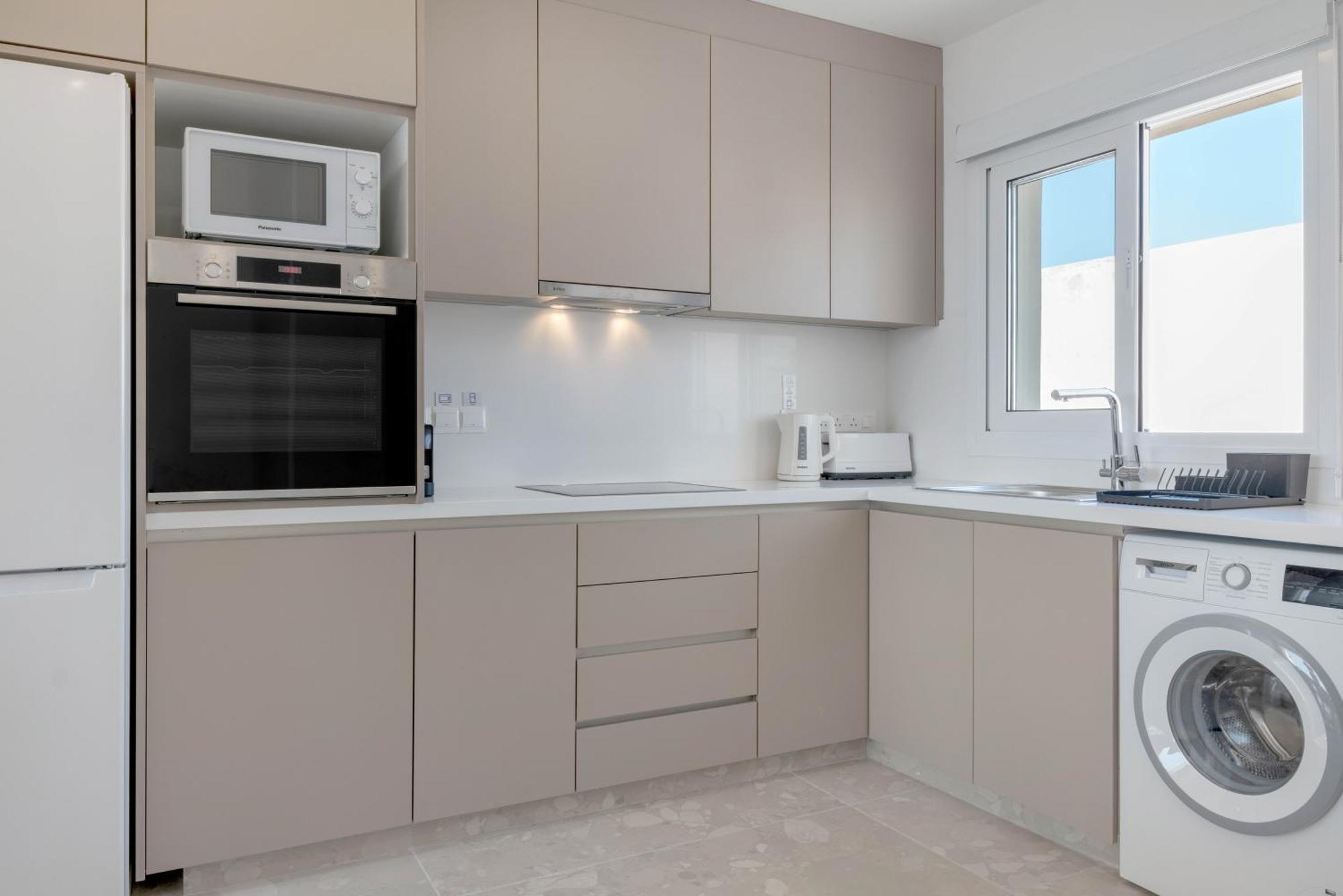 Phaedrus Living: Seaview Luxury Flat Limnaria 150 Appartement Paphos Buitenkant foto